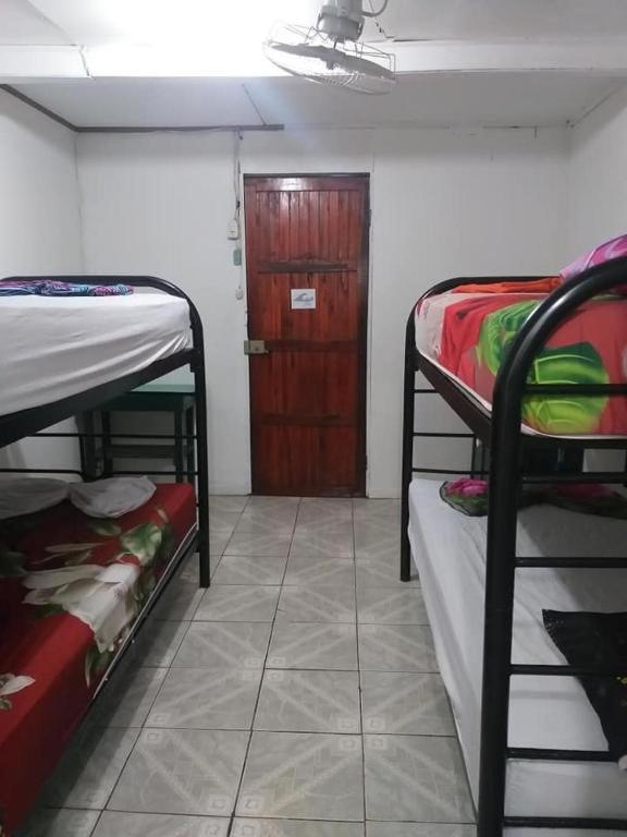 Downtown Montezuma Hostel Екстериор снимка